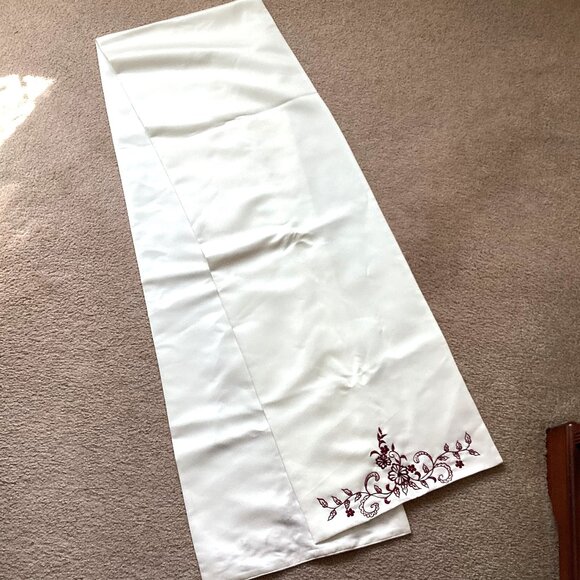 White Wedding Christening Rectangle Table Runner Red Embroidery Beads Linens - Picture 1 of 3